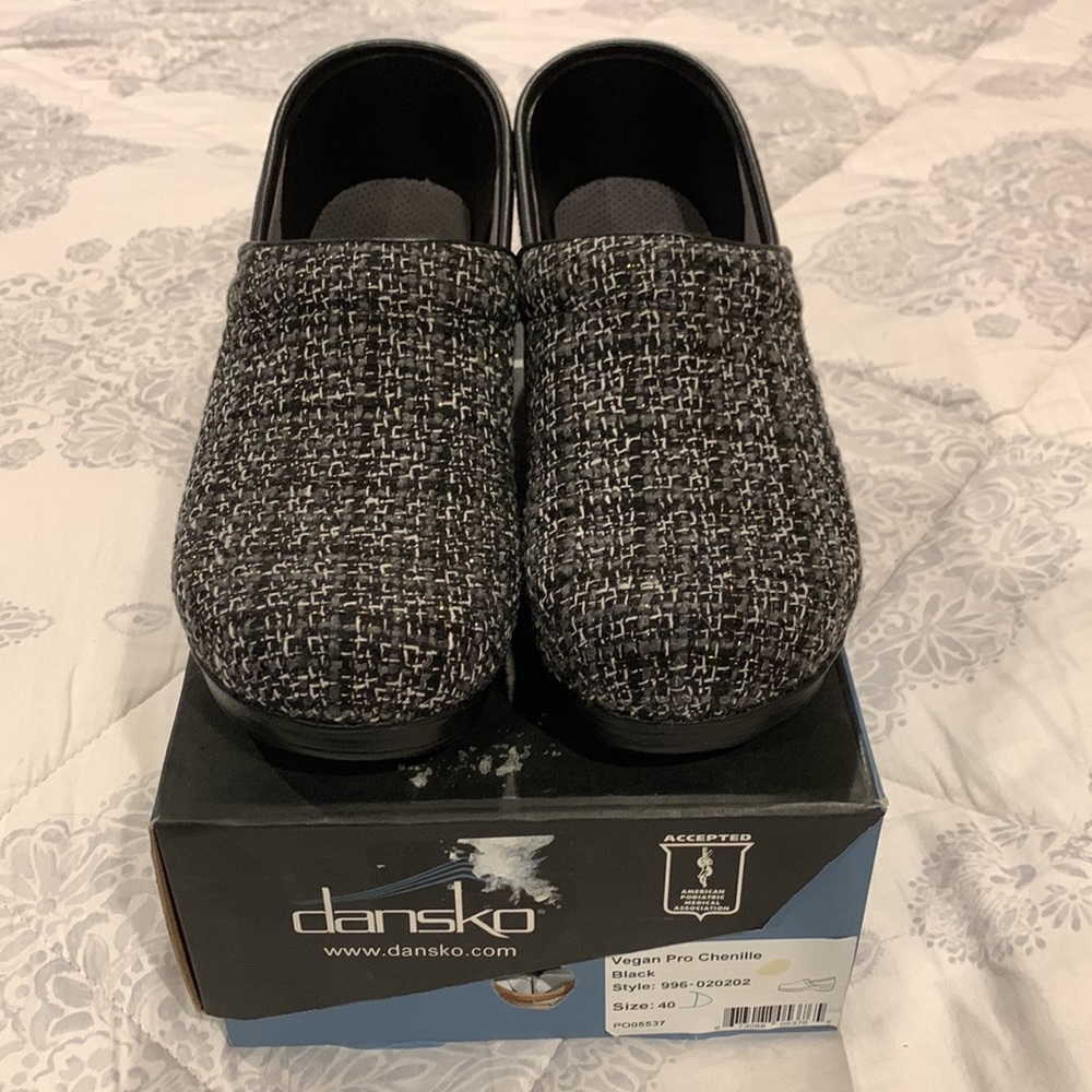 Dansko Vegan Pro Chenille Black. Style 996-020202. Size 40